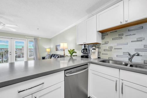 Condo with Gulf View & pool, beach access & bunks in Destin (FL)