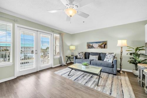 Condo with Gulf View & pool, beach access & bunks in Destin (FL)