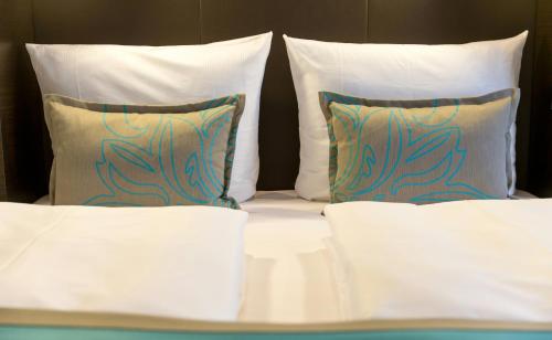 Motel One Frankfurt Messe - image 32