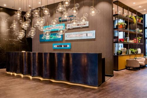 Motel One Köln-Waidmarkt - image 12