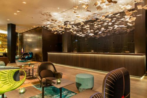 Motel One Frankfurt-Römer - image 11