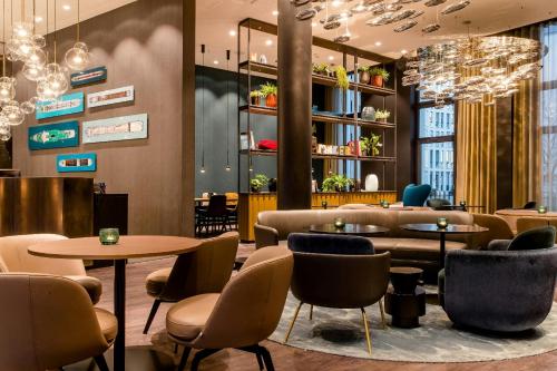 Motel One Köln-Waidmarkt - image 7