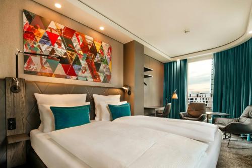 Motel One Frankfurt-Römer - main image