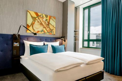1 queen bed