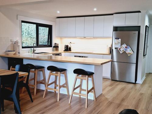 Moonlight Ridge Chalet in เมาท์บัตเลอร์