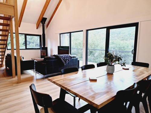 Moonlight Ridge Chalet in เมาท์บัตเลอร์