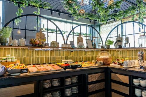Motel One Wiesbaden - image 7