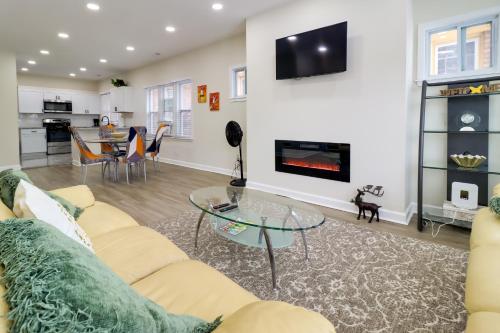 Modern Updates & Great Location! Detroit Duplex – khách sạn tại New Center