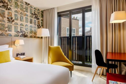 room detail thumbnail 1