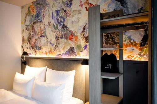 1 queen bed