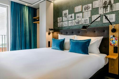 1 queen bed