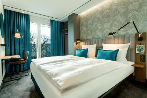1 queen bed