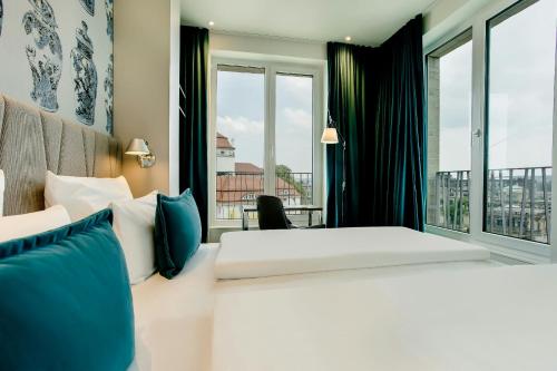 Motel One Dresden am Zwinger - image 4
