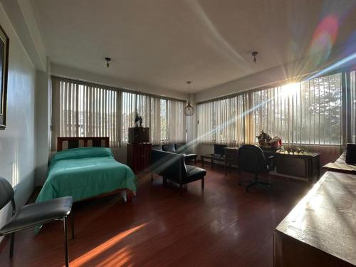 Private room, 2 minutes from the metro stop
