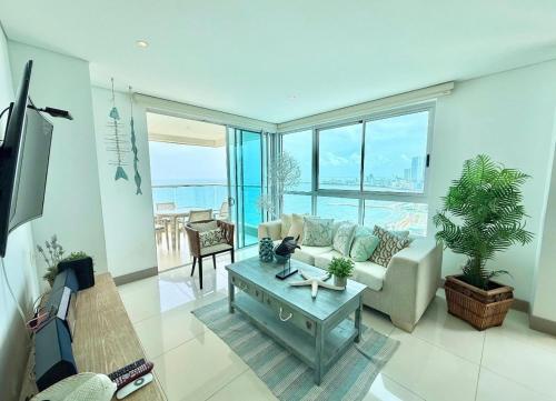 3br Apartment in front of the beach 8 paxs