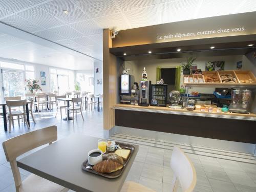 Étterem, B&B HOTEL Tours Parc Expo St-Avertin in Szent Avertin