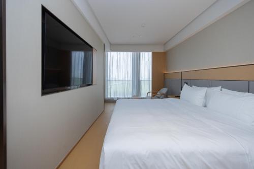 Exterior view of JI Hotel Changzhou Future Smart City