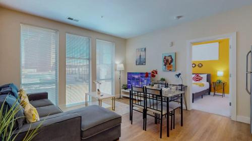 Stylish Home and Cozy200