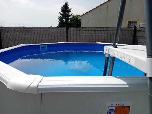 Peldbaseins, Evasion nature avec spa et piscine - Maison spacieuse à Montpouillan 47200 (Evasion nature avec spa et piscine - Maison spacieuse a Montpouillan 47200) in Auros