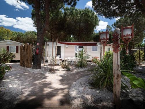 Mobil home confortable avec terrasse à Agde pour 5 personnes - API-1-52-820