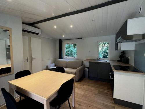 Chalet 6 Pers avec Terrasse et Cuisine Equipée - API-1-52-969 (Chalet 6 Pers avec Terrasse et Cuisine Equipee - API-1-52-969) in Saint-Vincent-de-Lamontjoie