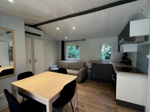 Mobil-home familial 8 pers avec terrasse - API-1-52-900 in Saint-Vincent-de-Lamontjoie