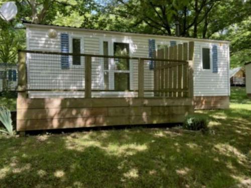 Mobil home cosy avec terrasse, 2 chambres à Lamontjoie - API-1-52-1007 (Mobil home cosy avec terrasse, 2 chambres a Lamontjoie - API-1-52-1007) in Saint-Vincent-de-Lamontjoie