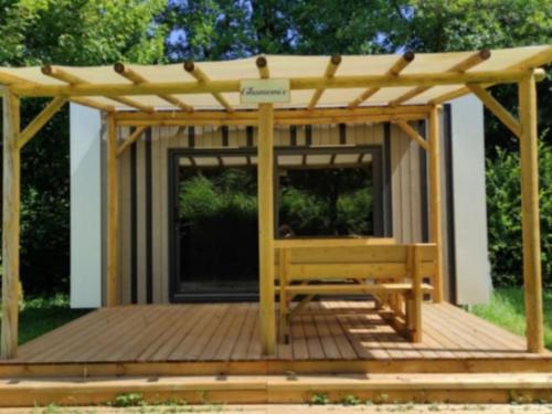 Mobil-home 20m² avec Terrasse - 1 Chambre, 2 Personnes - API-1-52-1269 - Camping - Challes-les-Eaux