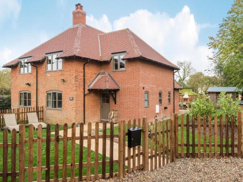 Exterior view, Cowslip Cottage-Ukc2457 in Swardeston