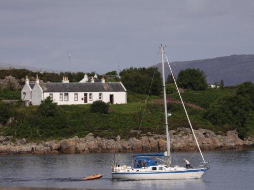 Зовнішній вигляд готелю, Gavin Maxwell Cottage in Kyleakin
