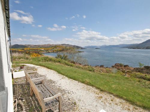 Зовнішній вигляд готелю, Gavin Maxwell Cottage in Kyleakin