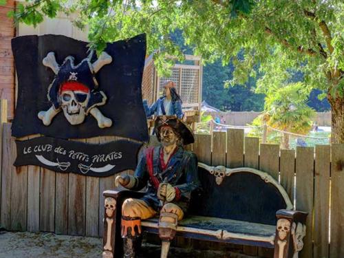 Confort pour 12 pers: Double Mobile-Home avec Terrasse - API-1-52-1604 in 美索