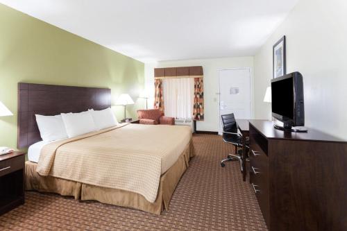 Super 8 by Wyndham Decatur/Dntn/Atlanta Area in Decatur, USA