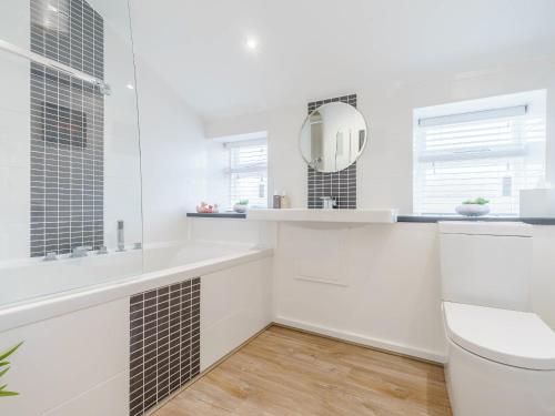 Bathroom, Whittle Dene Reservoir House in Horsley