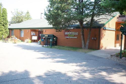 Arrowhead Camping Resort Loft Cabin 20 - image 6