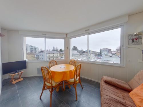 Appartement cosy avec loggia au cœur du Jura - FR-1-834-20 – khách sạn tại Premanon