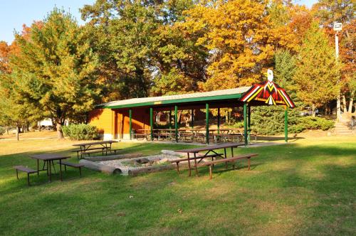 Arrowhead Camping Resort Park Model 10 in Douglas Center, USA