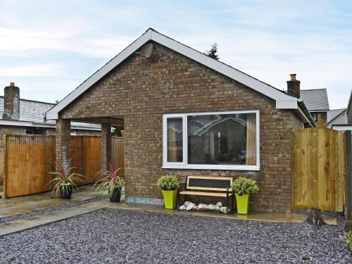 Exterior view, Lle Clyd in Harlech