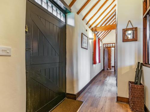 Зовнішній вигляд готелю, Flint Barn - Cottage in Фуйверсхем