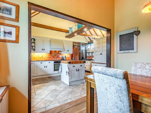 Зручності, Flint Barn - Cottage in Фуйверсхем