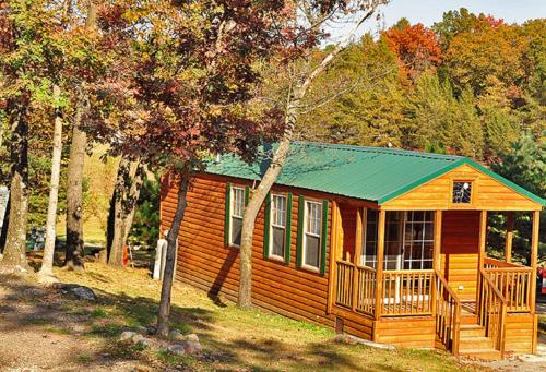 Arrowhead Camping Resort Deluxe Cabin 4 - Hotel - Douglas Center