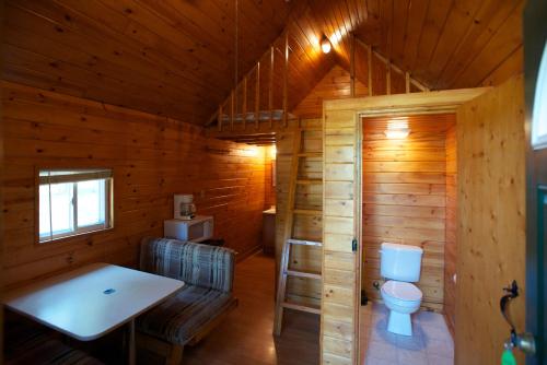Arrowhead Camping Resort Loft Cabin 22 - main image