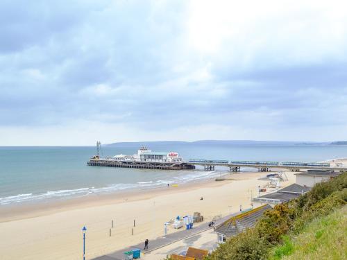 Exterior view, New Sea Breeze in East Southbourne and Tuckton