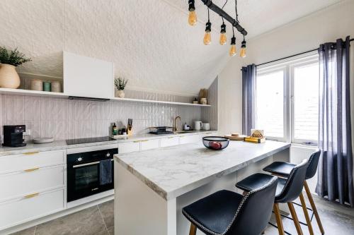 Artos Stays-Modernised Victorian Masterpiece with City View Sunroom! – khách sạn tại Công viên Albert
