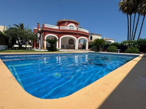 Villa de Lujo en Els Poblets con Piscina y Parking - ES-373-75