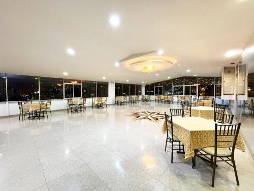 Pub/Lounge, Hotel Santamaria en quito in La Carolina