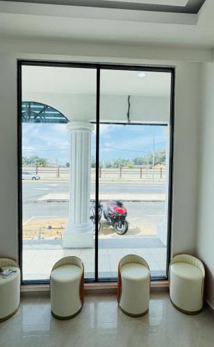 RAYYAZ INN PANTAI TELUK KETAPANG in Seberang Takir / Airport
