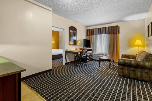 Comfort Inn & Suites Somerset - New Brunswick - image 26