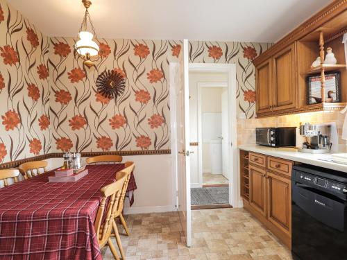 virtuve, Holly Cottage in Gorstena
