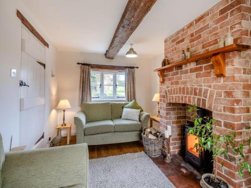 Guestroom, Swallow Cottages, No 1 - Uk46811 in Wickmere